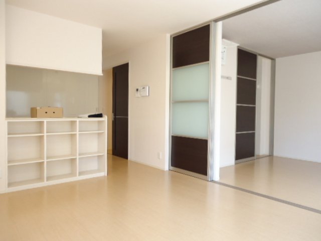 居室・リビング　同物件別号室の写真です。