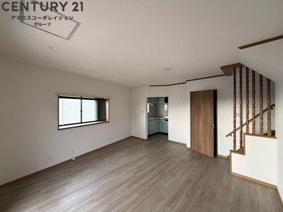 居室・リビング　2階が全面リビングの15帖で広々と使用可能