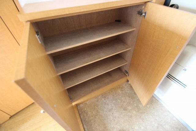 収納　同物件別号室のものです。