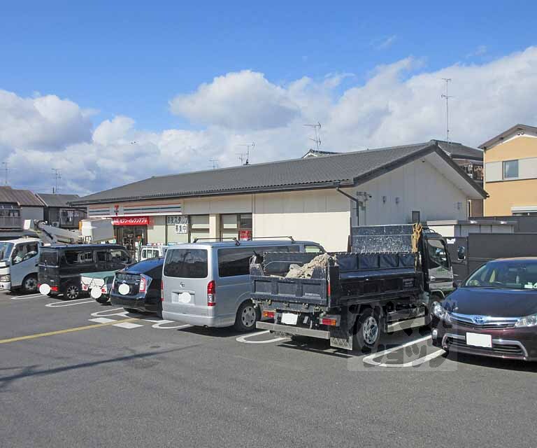 コンビニ　セブンイレブン　深草大亀谷店（コンビニ）まで270m