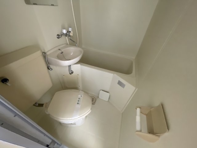 トイレ　浴室内にトイレがあります☆