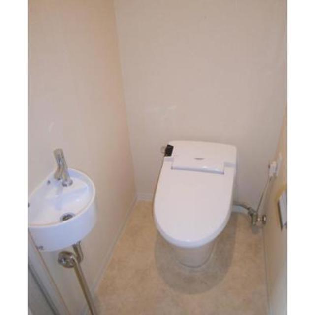 トイレ　※写真は同タイプ住戸です。