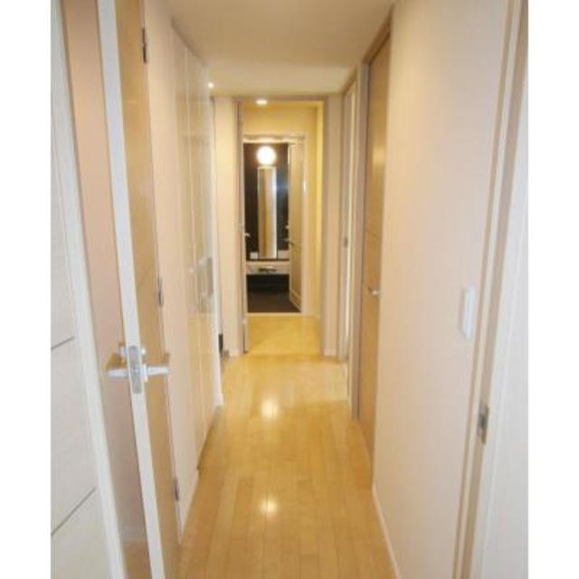 玄関　※写真は同タイプ住戸です。