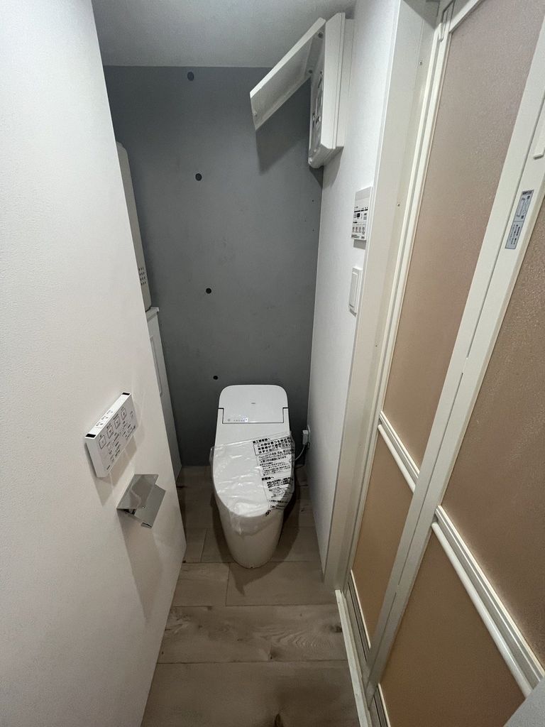 トイレ　バルコニー