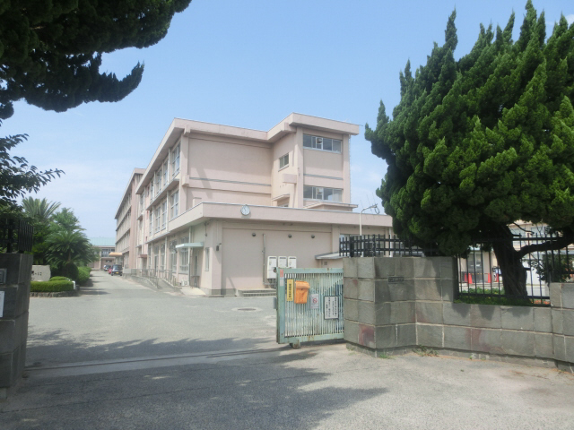 小学校　尾上小学校（小学校）まで927m