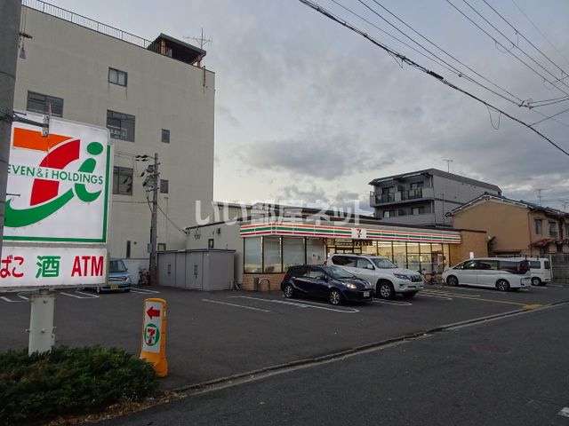 コンビニ　セブンイレブン 深草西浦8丁目店（コンビニ）まで376m