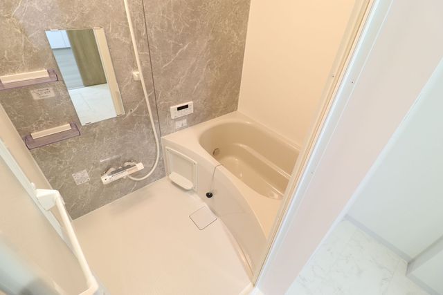 バス・シャワールーム　追い焚き機能有り