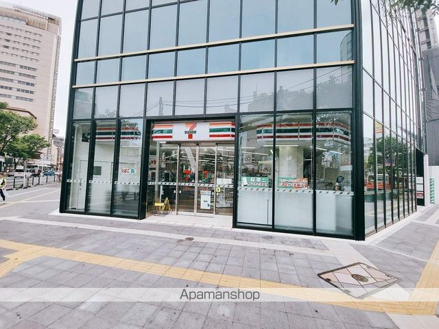 コンビニ　セブンイレブン（コンビニ）まで327m