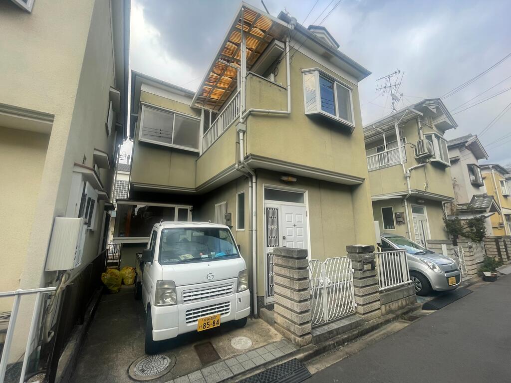 駐車場　駐車1台分無料付き