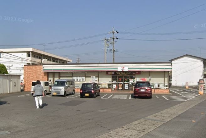 コンビニ　セブンイレブン津市一身田中野店（コンビニ）まで501m