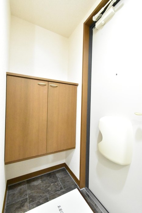 玄関　※別室参考写真※玄関にはカウンタータイプのシューズボックス付