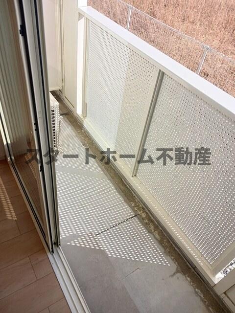 バルコニー　陽当たり良好なバルコニーです