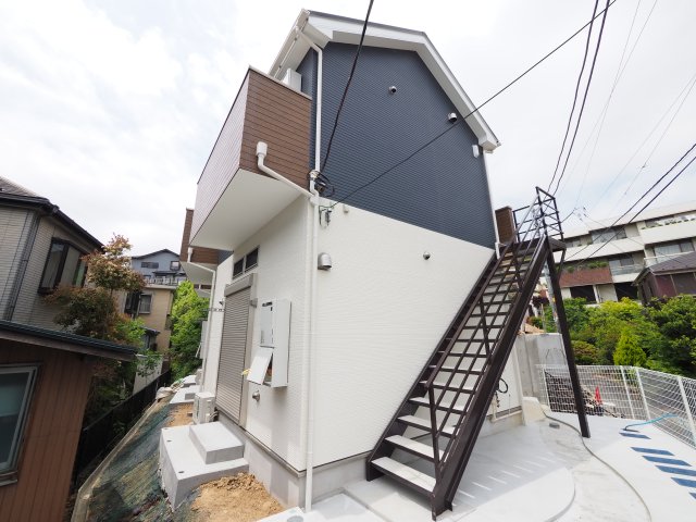 建物外観　シンプルでスタイリッシュなデザインの外観