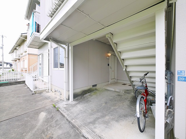 エントランス　清潔なエントランスです