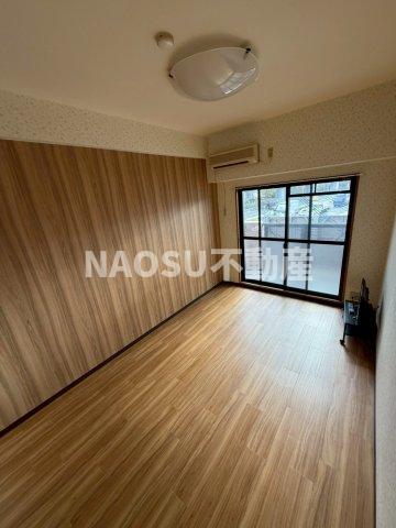 居室・リビング　こちらのリビングで趣味の時間をお楽しみください