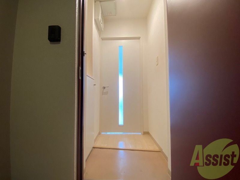 玄関　玄関の様子です。明るい印象ですね。気分もあがりそう。