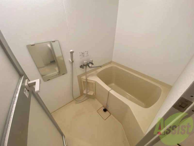 バス・シャワールーム　お風呂になります。一日の疲れを癒してくださいね。