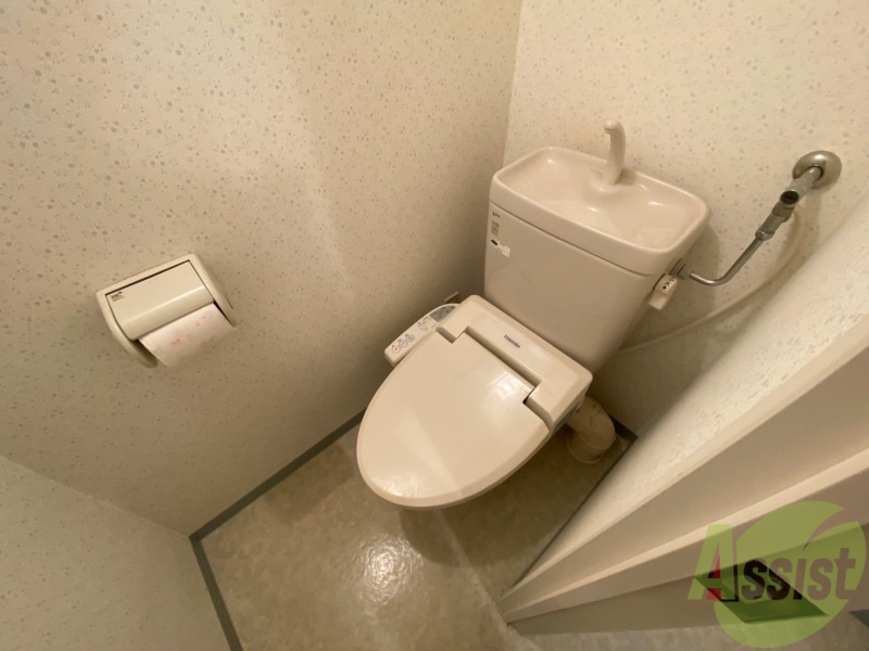 トイレ　こちらはトイレです。清潔感があり、安心して使用できます。