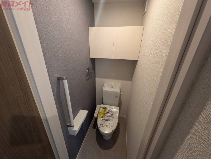 トイレ　同型参考写真