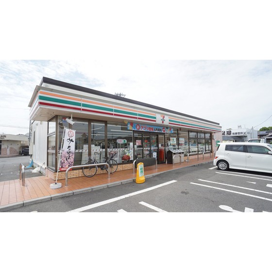 コンビニ　セブンイレブン鈴鹿西条７丁目店（コンビニ）まで668m