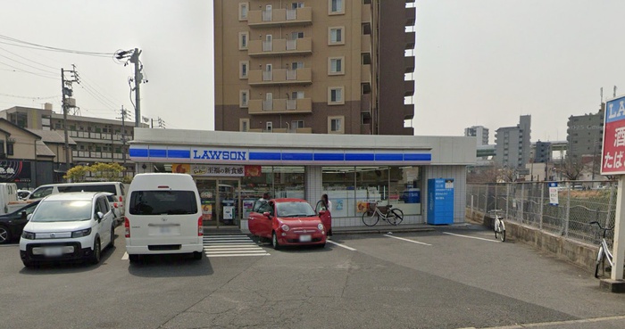 コンビニ　ローソン（コンビニ）まで190m