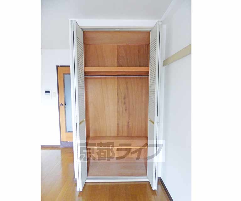 収納　広々とした収納です。