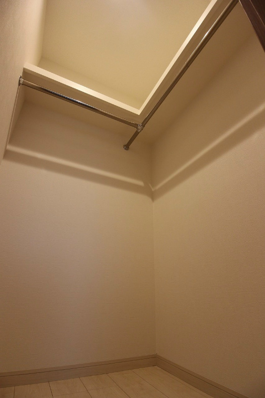 収納　大容量のウォークインクローゼットです。