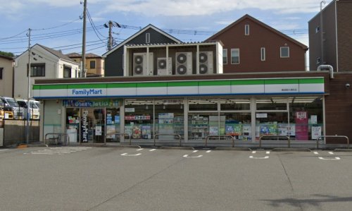 コンビニ　ファミリーマート 横須賀大津町店（コンビニ）まで414m
