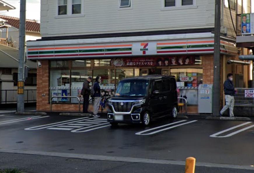 コンビニ　セブンイレブン 横須賀大津町店（コンビニ）まで535m