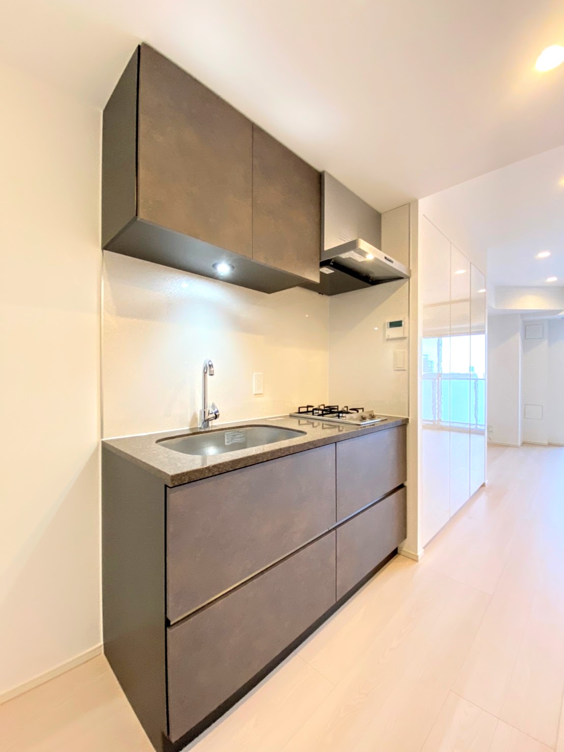 キッチン　コンパクトなキッチンで掃除もラクラク