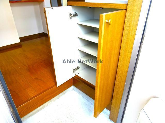 玄関　シューズボックス付き