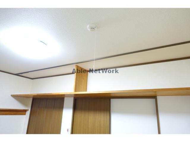 その他　ちょっとした棚収納あり！