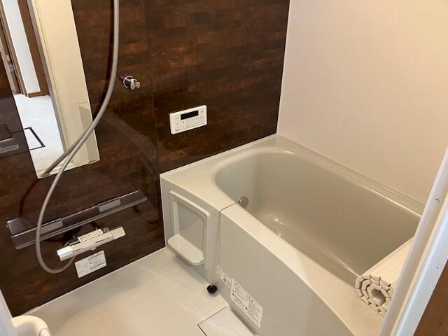 バス・シャワールーム　追い炊き機能付きオートバス?