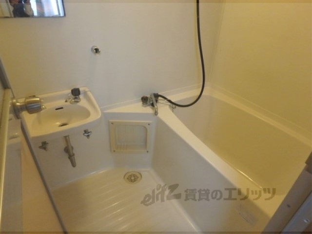 バス・シャワールーム　バス