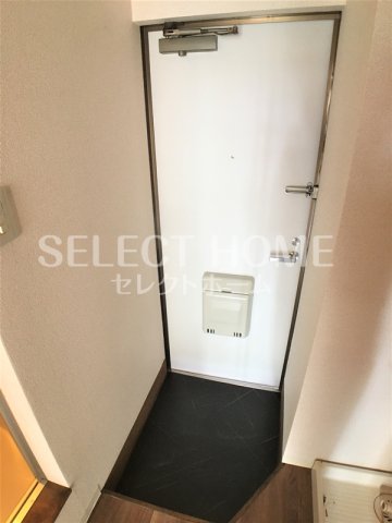 玄関　収納もある玄関です