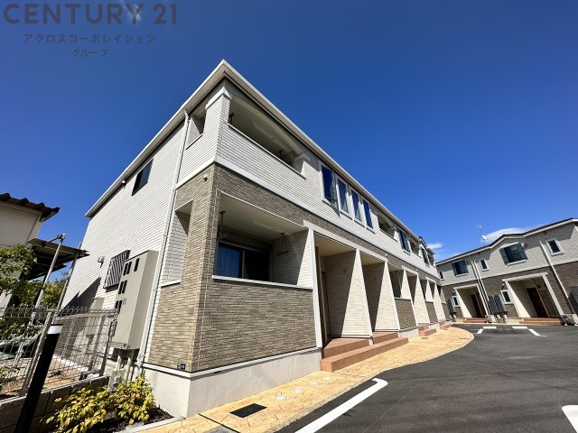 建物外観　防犯カメラ、宅配ボックス完備♪