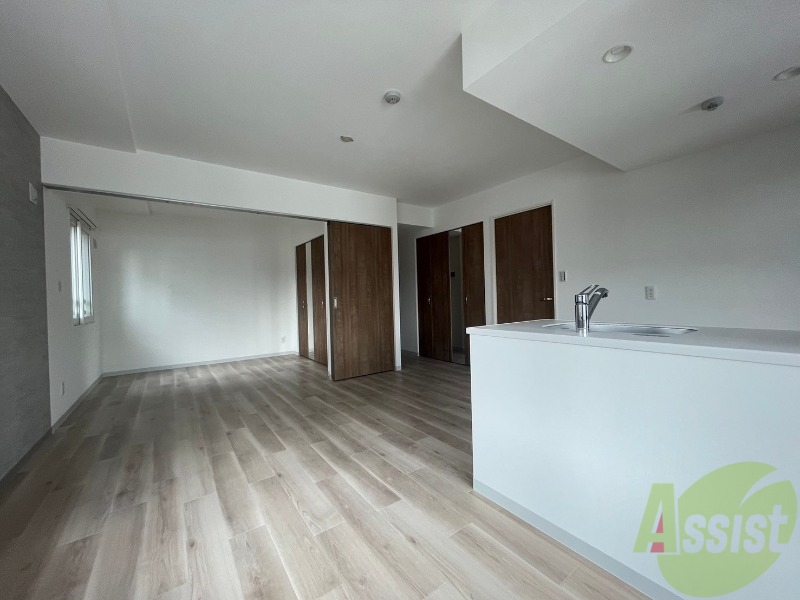 居室・リビング　広くてきれいなリビングです！快適に過ごせそうですね。