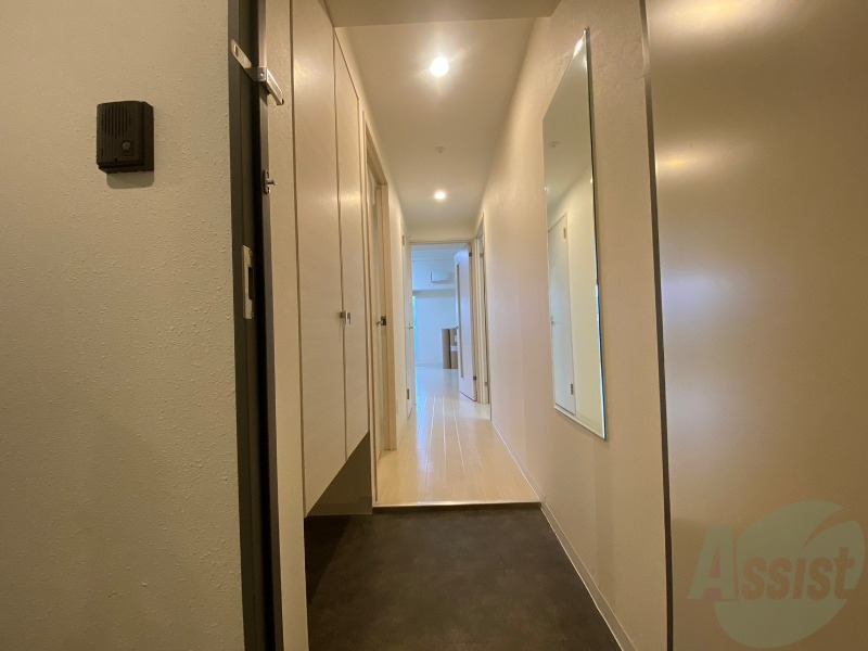 玄関　玄関の様子です。明るい印象ですね。気分もあがりそう。