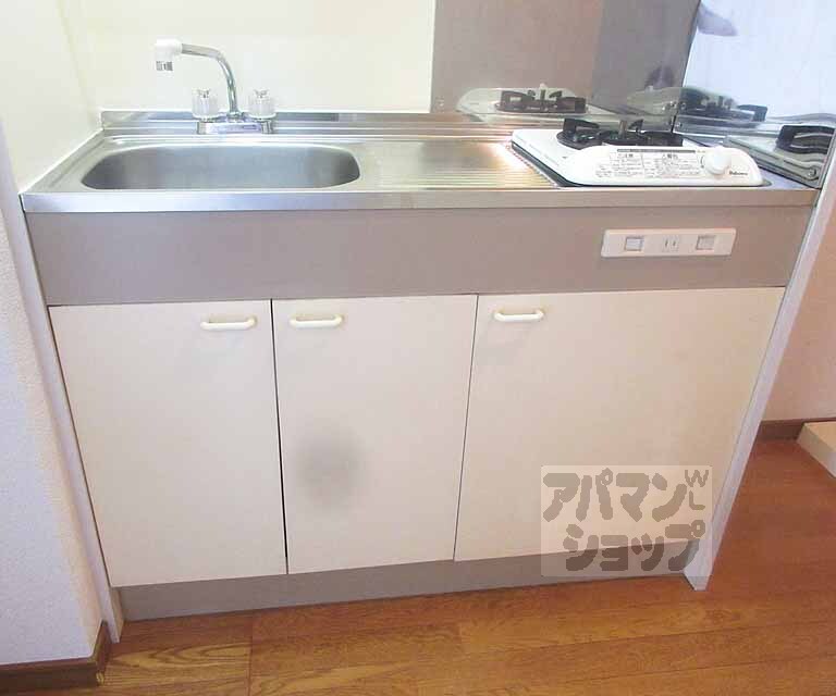 キッチン　まな板を置くスペースもあるので作業もしやすいです！