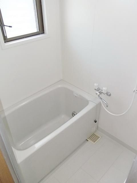 バス・シャワールーム　★窓・追焚き機能付き★