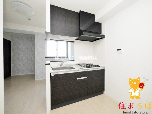 キッチン　「ただの部屋探しじゃない。“あなたの暮らし”探しです。」