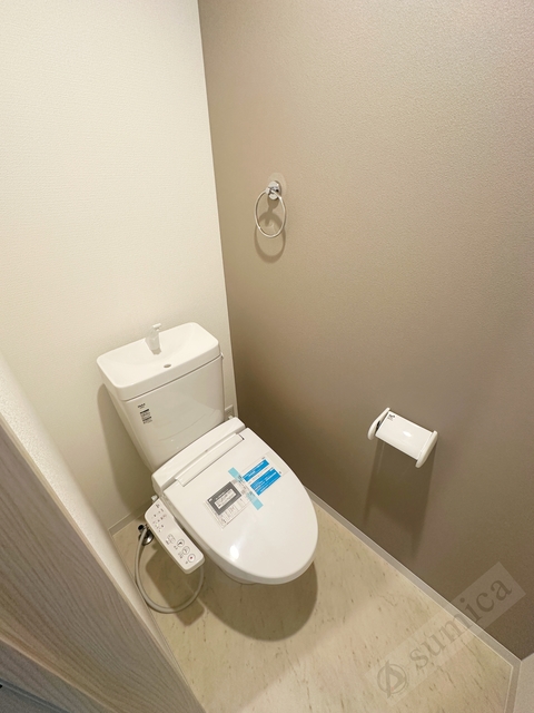 トイレ　温水洗浄便座付き♪♪