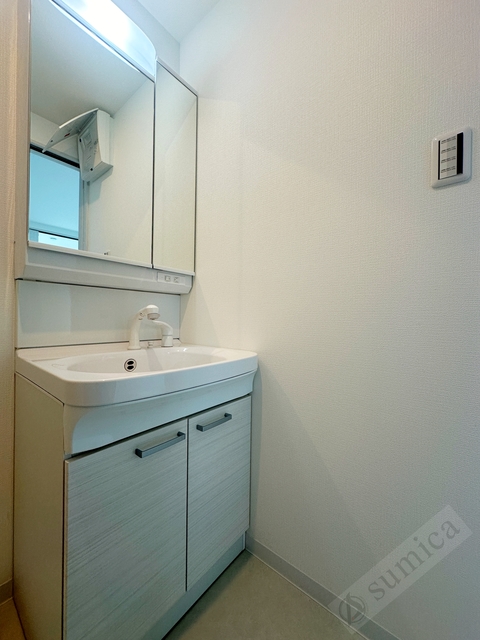 洗面設備　朝の身支度が楽々！！広い洗面＾＾