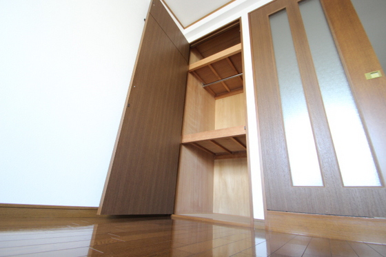 収納　写真は別の号室のものです。