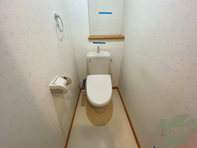 トイレ　ウォシュレットが付いているキレイなお手洗いです。