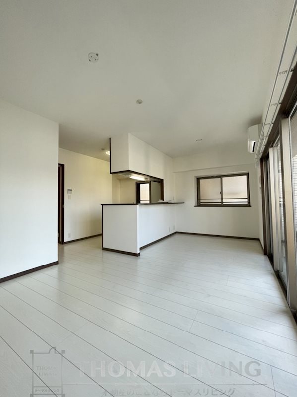 居室・リビング　※別号室の参考写真になります。