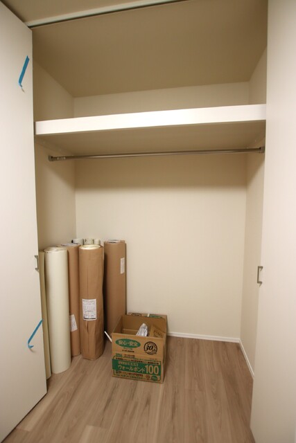 収納　【洋６．２帖】※建築中の写真です