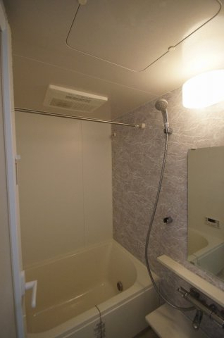 バス・シャワールーム　追焚機能付きです。