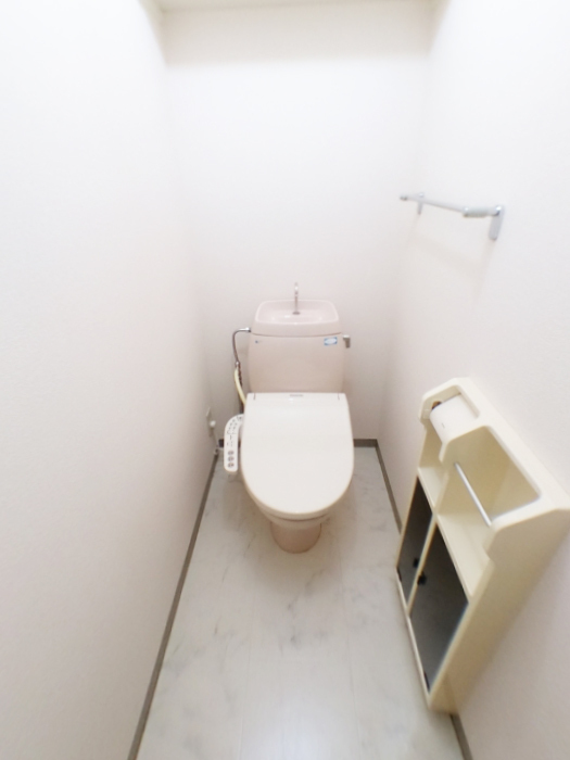 トイレ　※反転タイプのお写真です