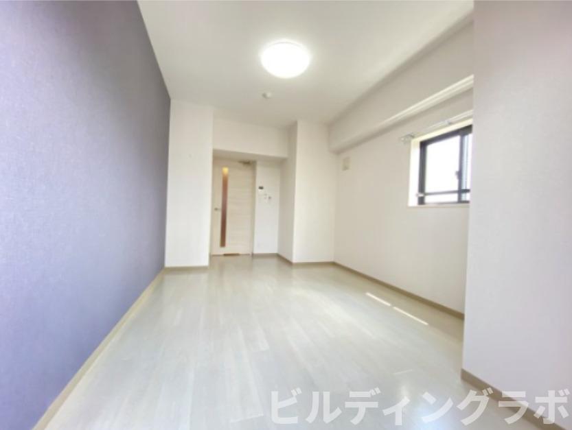 居室・リビング　同仕様別号室（反転タイプ）の参考画像です。
